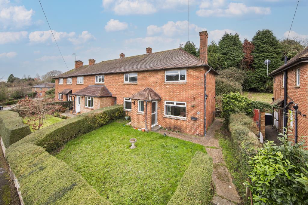 Lot: 7 - SEMI-DETACHED HOUSE FOR IMPROVEMENT - 